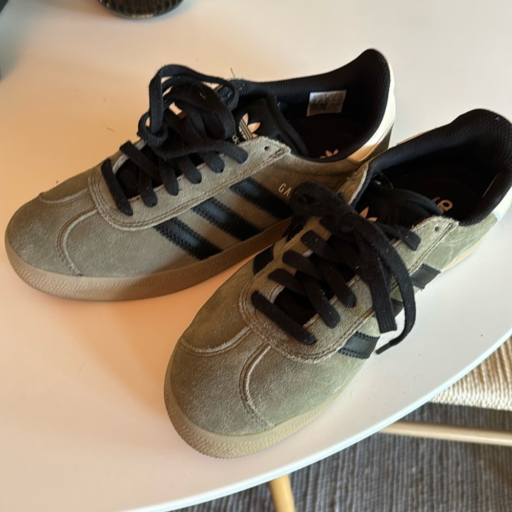 Green adidas gazelle, excellent condition!